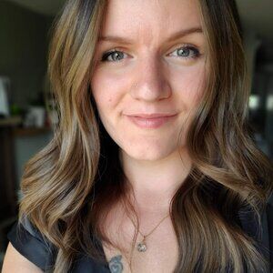 Meet your Posher, Ayla